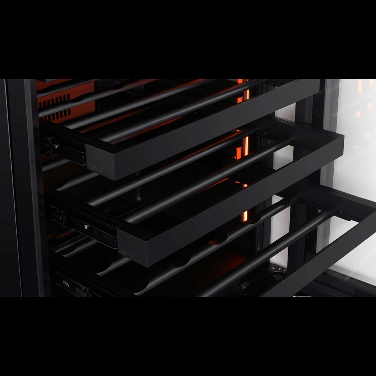 Imperial 40 bottles - push open - 2 zones - Black - Integrated