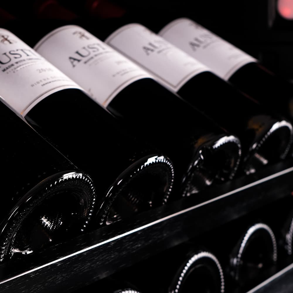 Majestic 104 bottles - 2 zones - Black glass front