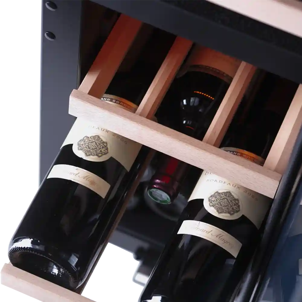 Majestic 17 bottles - 2 zones - Black glass front