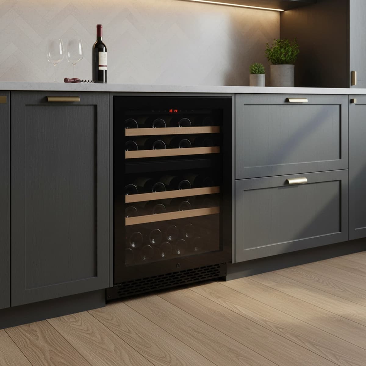 Majestic 39 bottles - 2 zones - Black glass front